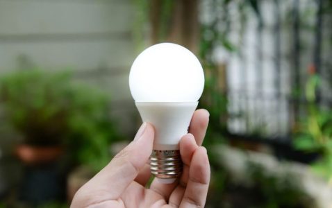 عمر لامپ های ال ای دی (LED) چقدر است؟