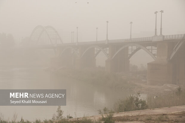 «آسمان خاکستری» در خوزستان سایه ای مستدام بر سر مردم