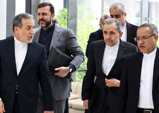 اینفلوئنسرهایی که از توافق آمریکا با ایران حمایت میکنند