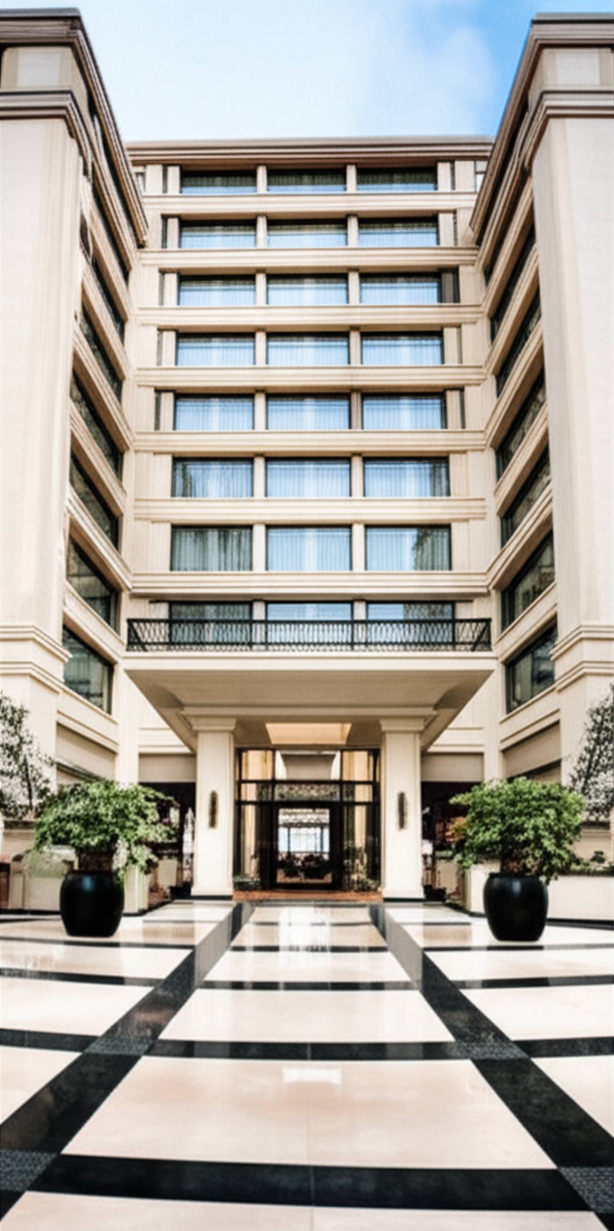 نظرات واقعی مسافران هتل هما مشهد: راهنمای انتخاب و رزرو